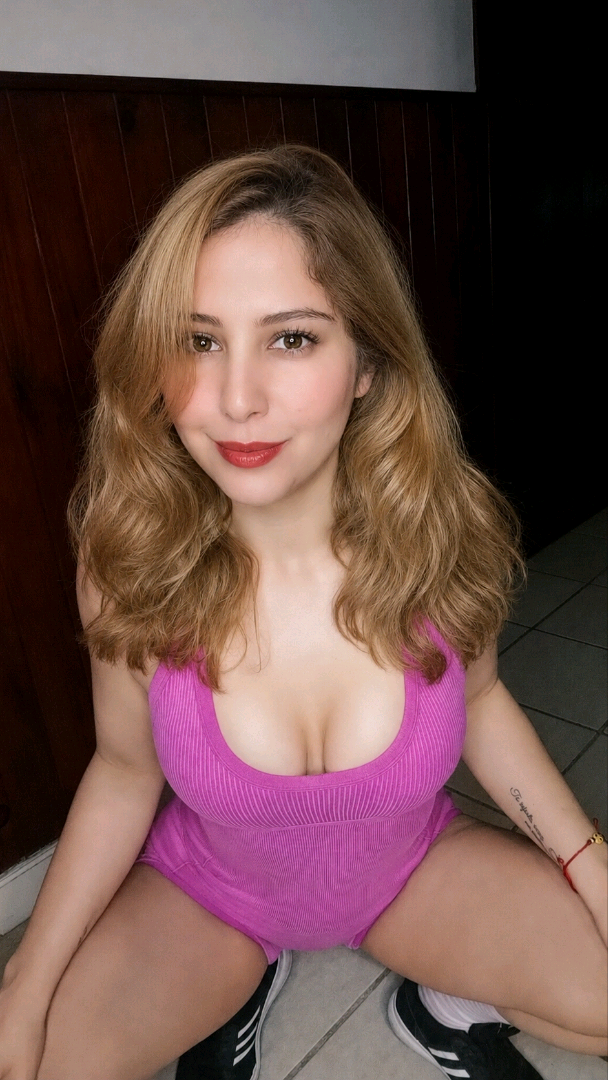 Belinda — live 1-on-1 video chat on Dirty Omegle